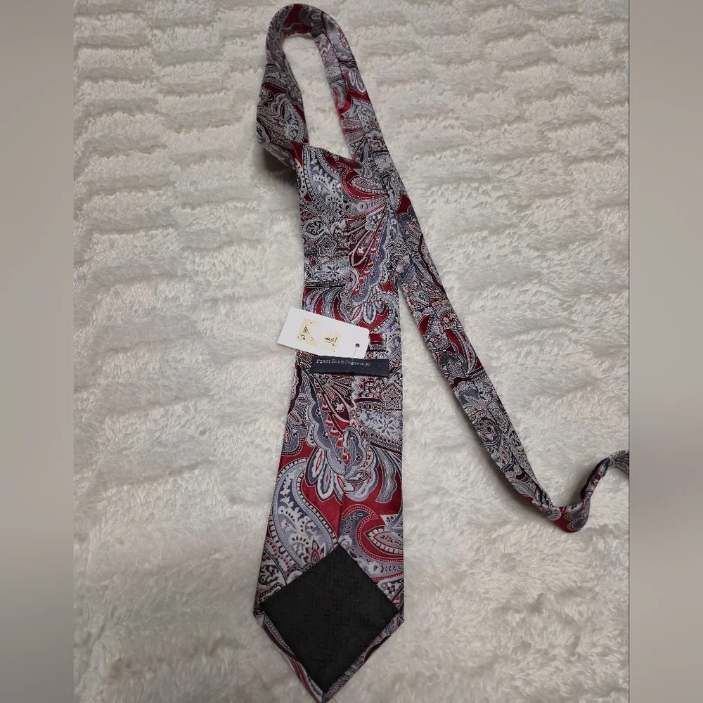 Perry Ellis Paisley Tie in Red, White,‎ and Gray